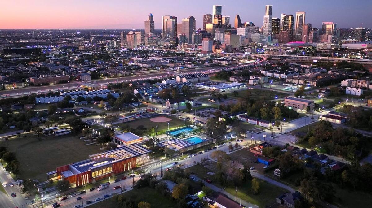 Htx Dtown Apt I Sleeps 7 Wi-Fi Parking Free Gym Houston Esterno foto